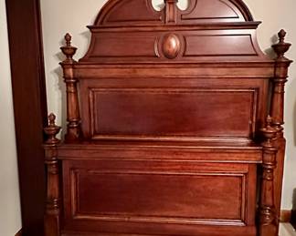 Thomasville Fredericksburg queen bed.