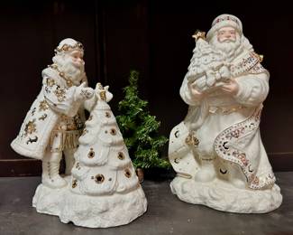 Lenox Santas. Picture added 23-May-2025.