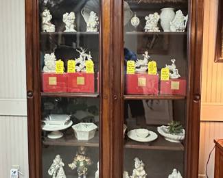 Display cabinet with two drawers at bottom. Picture added 23-May-2025.