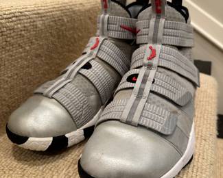 Brand New LeBron James Lebron Soldier XI SFG Size 12 with GOAT Authenticity Card. Photo 1 of 5. 