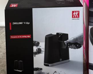 Zwilling Edge Maintenance Knife Sharpener. 