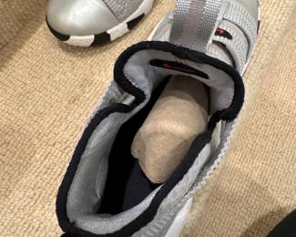 Brand New LeBron James Lebron Soldier XI SFG Size 12 with GOAT Authenticity Card. Photo 4 of 5. 