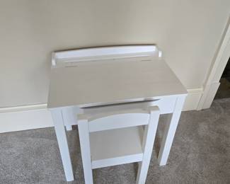 Melissa and Doug Child's Desk/Table