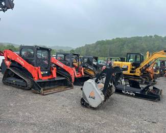 VARIOUS SKID STEERS