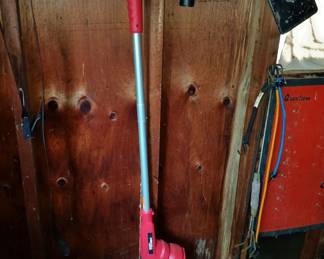 Hyper Tough grass trimmer
