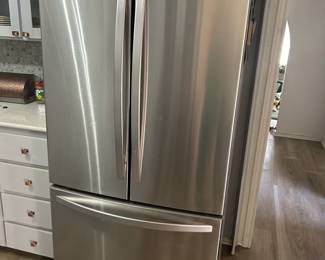 Kenmore refrigerator. Great condition
$300