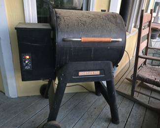 Traeger Renegade Pro Pellet Smoker Grill - Works