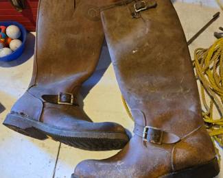 Chippewa leather boots, leather needs treatment, lightly or never worn!