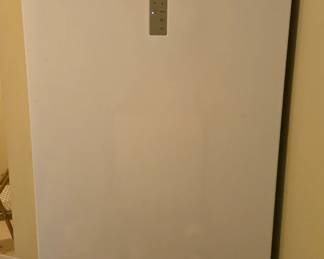Winia Freezer or Refrigerator, like new - WAFU021AFWE0