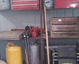 Metal gas cans