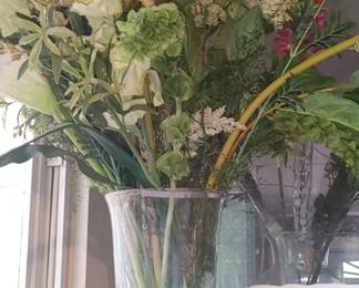 Gorgeous Flowers very nice used at a recent wedding