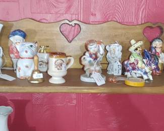 Lots of small collectibles