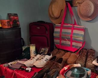 Men's Shoes - Briefcase - Beach Bag