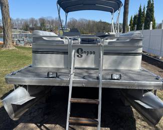 1985 24 ft Sanpan pontoon boat in excellent, updated condition- ready for water!