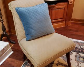 A closer look at the other slipper chair