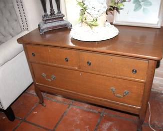 antique set of drawers