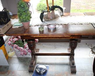 draw-leaf table, solid wood