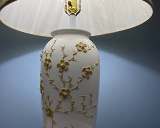 Vintage high end porcelain oriental lamp