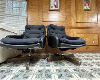 Vintage pair of office leather chairs