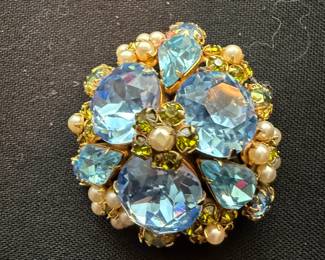 Vintage Schreiner NY brooch