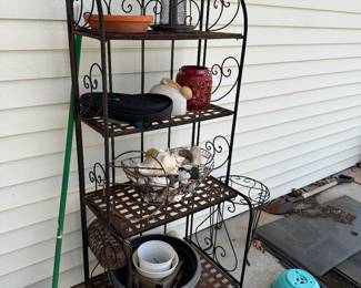 bakers' rack