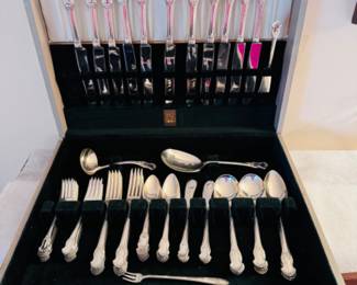 Flatware set