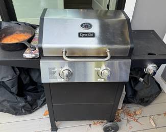 Dyno-Glo gas grill with cover