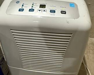 GE dehumidifier (1 of 2)