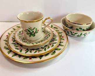Lenox holiday china set