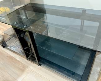 Glass entertainment stand
