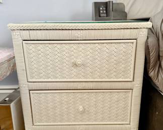 WICKER FURNITUEW