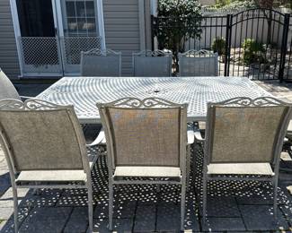 PATIO TABLE & CHAIRS