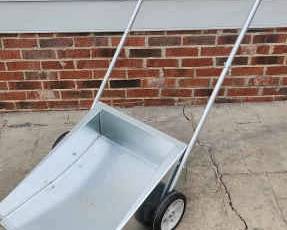 Silver Bear 22 Snow Scoop And Other Supplies 