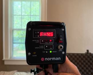 Norman ML600 600Ws Monolight 810650
With case like new condition