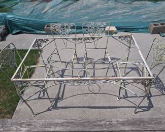 Vintage Patio Table w/4 Chairs