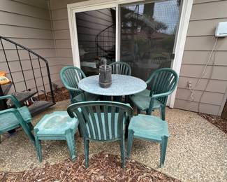 Resin patio set