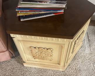 A nice mid-century modern end table!