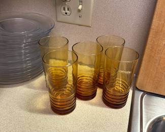 This is a beautiful set of five Libby Malibu gold optic spiral ribbed 10 ounce rocks, whiskey glasses!