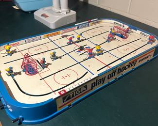 This is a fantastic vintage STIGA playoff hockey game! Excellent vintage condition with its original!