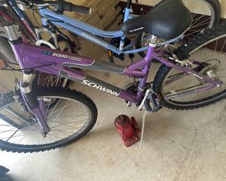 A terrific SCHWINN SX2000 Womans Mountain Bike!