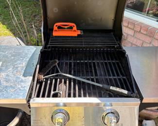 Charbroil Performance Grill (propane) with cover. $150.00