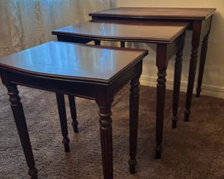 Stacking tables: