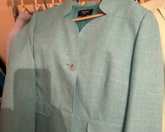 Women’s clothes medium to size 18
