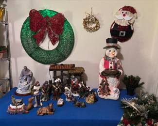 2 Nativity sets are sold