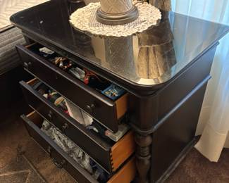 Paula Deen “Down Home “ Tobacco
(2) night stands with glass topper
32”w 18”d 29.5”t. $ 150.00 each
5 pcs set $ 1900.00