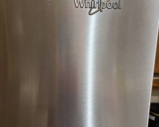 2017 Whirlpool refrigerator/ freezer/water/ ice. $450.00
36”w 32”d 68.5”-69.75”t