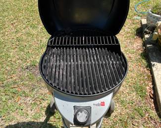 Charbroil Patio Bistro electric grill with cover. $ 80.00