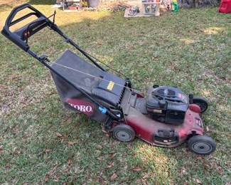 Toro SR4 Super Recycler. $ 200.00
Runs great does not self propel.