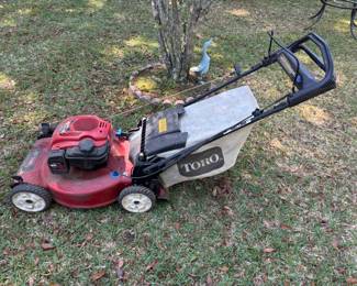 Toro Recycler 22” mower. $ 200.00
Runs great does not self propel.