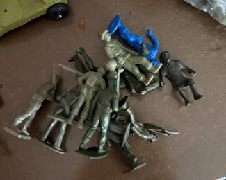 Vintage Green/Blue/Black Plastic Army Men Toy Soldiers